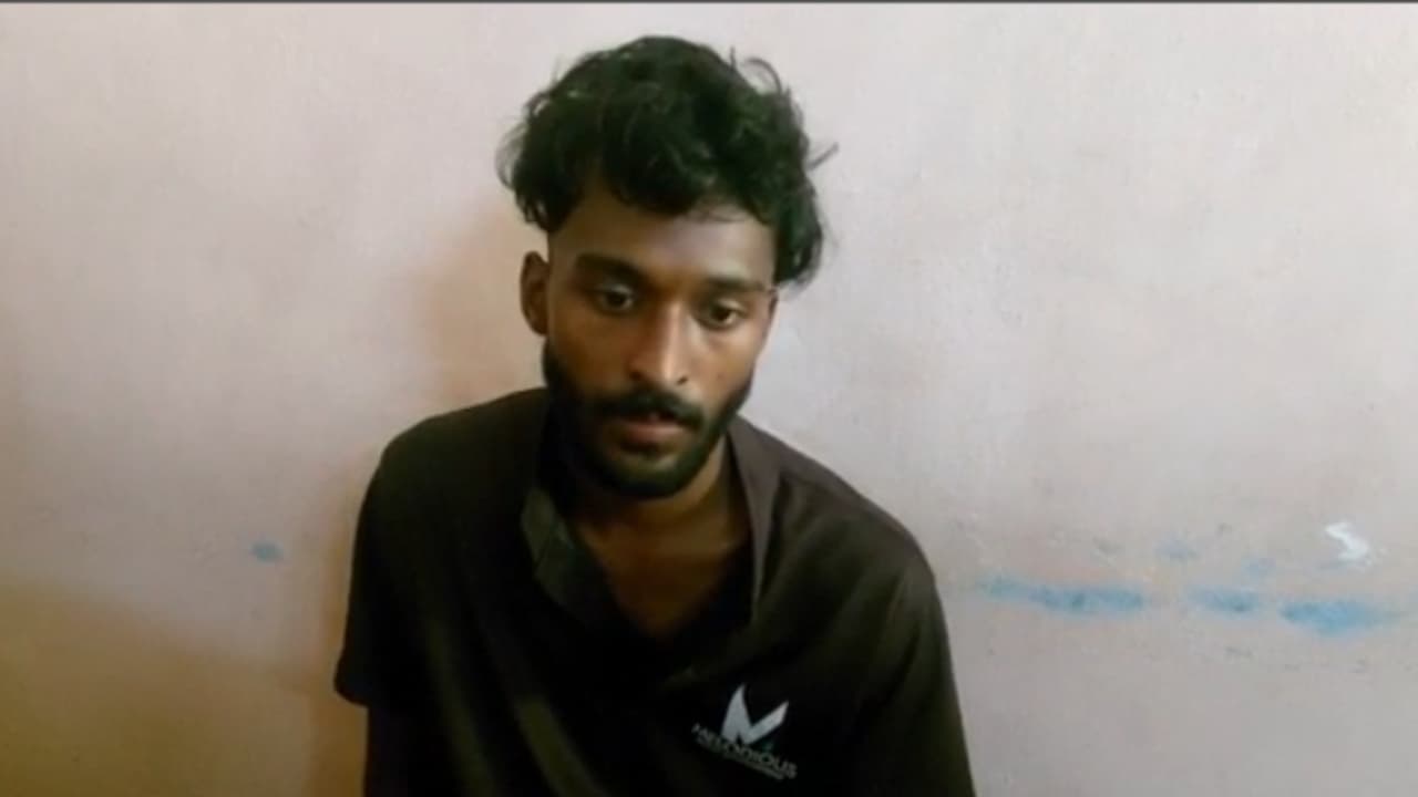 20 കാരിയെ പീഡിപ്പിച്ച് ദൃശ്യങ്ങൾ പകർത്തി, സോഷ്യൽ മീഡിയയിൽ പ്രചരിപ്പിച്ചു ഏലപ്പാറ സ്വദേശി അറസ്റ്റിൽ 20 കാരിയെ പീഡിപ്പിച്ച് ദൃശ്യങ്ങൾ പകർത്തി, സോഷ്യൽ മീഡിയയിൽ പ്രചരിപ്പിച്ചു ഏലപ്പാറ സ്വദേശി അറസ്റ്റിൽ