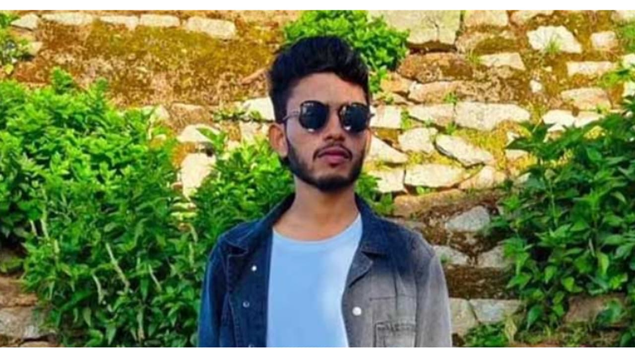 ത്രികോണ പ്രണയം, കളിക്കൂട്ടുക്കാരിക്കു വേണ്ടിയുള്ള തർക്കം ദുരന്തത്തിൽ കലാശിച്ചു, ഉറ്റസുഹൃത്തിനെ കൊലപ്പെടുത്തി ത്രികോണ പ്രണയം, കളിക്കൂട്ടുക്കാരിക്കു വേണ്ടിയുള്ള തർക്കം ദുരന്തത്തിൽ കലാശിച്ചു, ഉറ്റസുഹൃത്തിനെ കൊലപ്പെടുത്തി