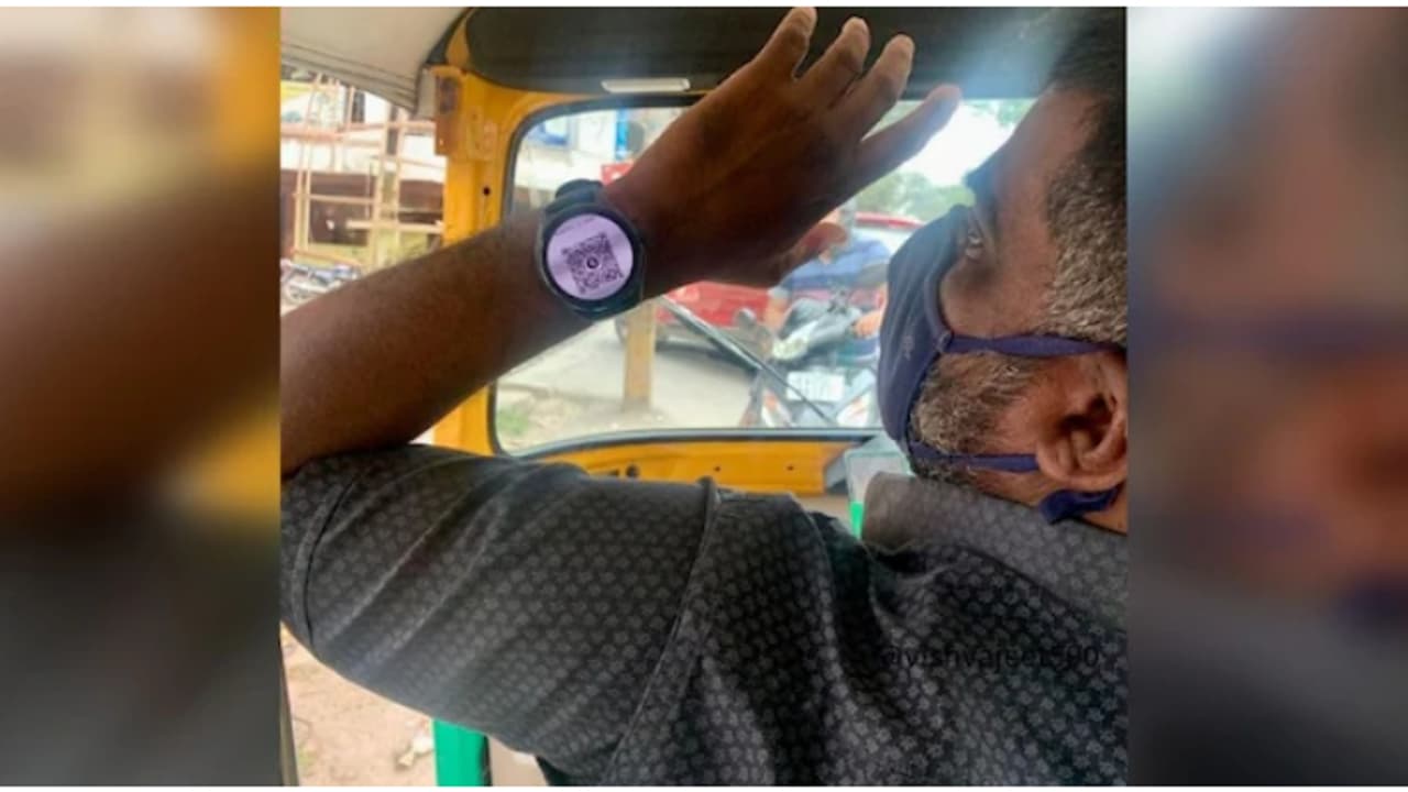 സൂപ്പര് സ്മാർട്ട് ഓട്ടോ ഡ്രൈവർ! കേന്ദ്രമന്ത്രിയടക്കം ചിത്രം പങ്കുവെച്ച് പ്രശംസിച്ചു, 'ഡിജിറ്റൽ ഇന്ത്യ മാജിക്' സൂപ്പര് സ്മാർട്ട് ഓട്ടോ ഡ്രൈവർ! കേന്ദ്രമന്ത്രിയടക്കം ചിത്രം പങ്കുവെച്ച് പ്രശംസിച്ചു, 'ഡിജിറ്റൽ ഇന്ത്യ മാജിക്'