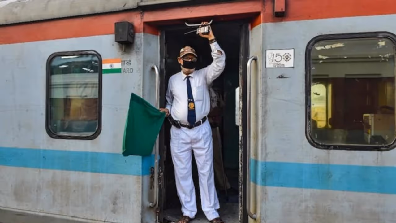 Indian Railways: ರೈಲ್ವೆ ಉದ್ಯೋಗಿಗಳಿಗೆ ಬಂಪರ್‌, ದೀಪಾವಳಿಗೆ 28200 ರೂಪಾಯಿ ಹೆಚ್ಚುವರಿ ಬೋನಸ್‌?