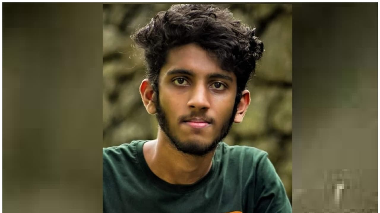 ബൈക്കുകൾ കൂട്ടിയിടിച്ച് യുവാവിന് ദാരുണാന്ത്യം, അമ്മയടക്കം 2 പേർക്ക് പരിക്ക് 