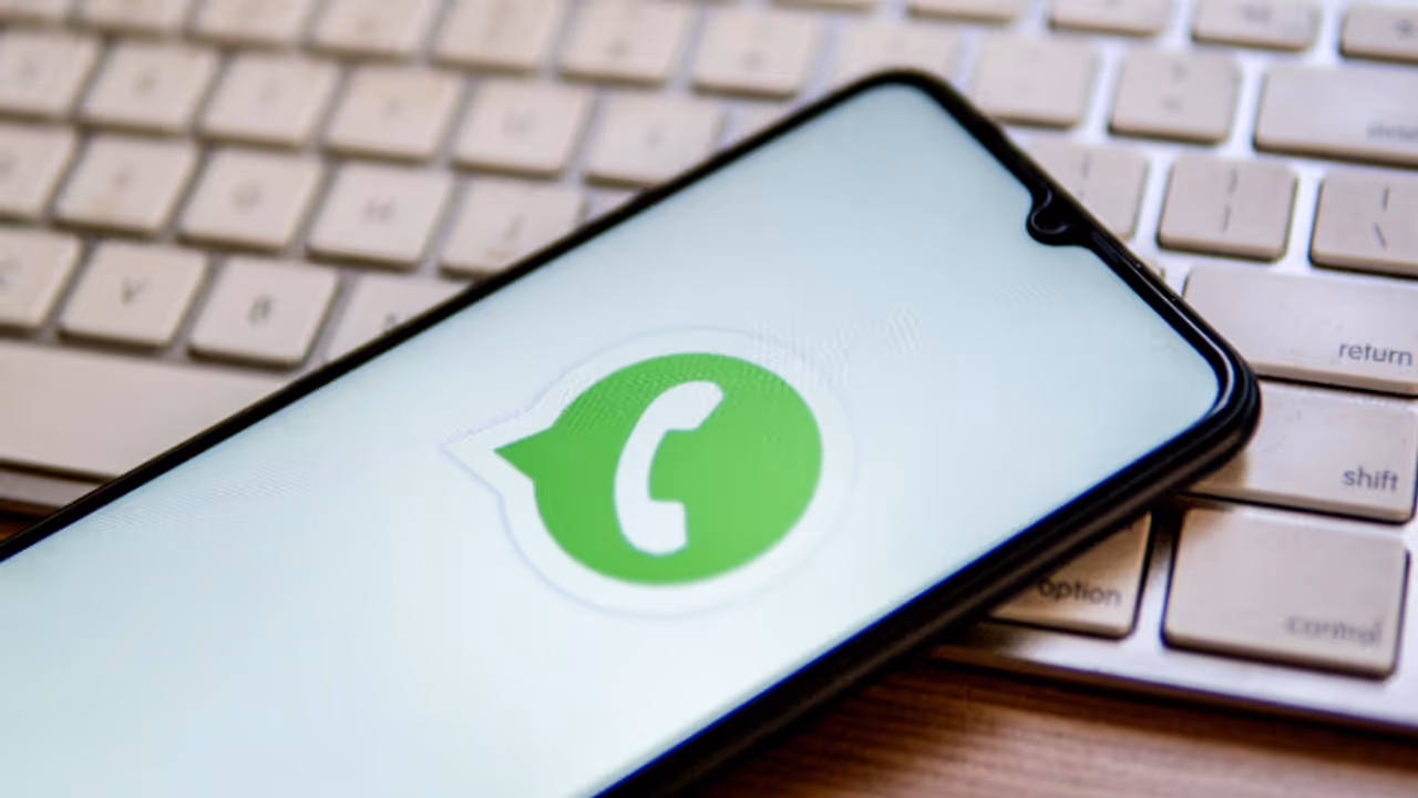 WhatsApp update: Save contacts directly, no need to add to phonebook