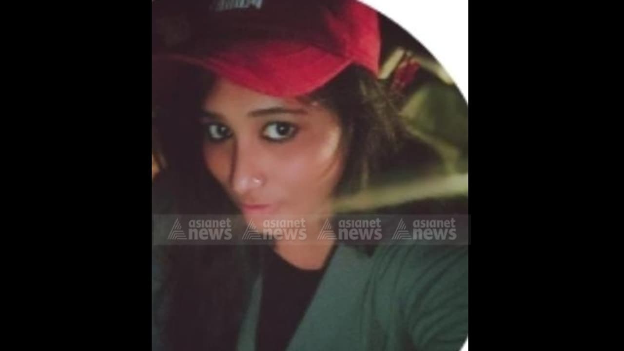 കുയ്യാലിയിലെ വാടക ക്വാട്ടേഴ്സിൽ പരിശോധന; യുവതിയെ പിടികൂടി പൊലീസ്, മൊബൈൽ ഫോണുകളും എംഡിഎംഎയും പിടിച്ചെടുത്തു കുയ്യാലിയിലെ വാടക ക്വാട്ടേഴ്സിൽ പരിശോധന; യുവതിയെ പിടികൂടി പൊലീസ്, മൊബൈൽ ഫോണുകളും എംഡിഎംഎയും പിടിച്ചെടുത്തു