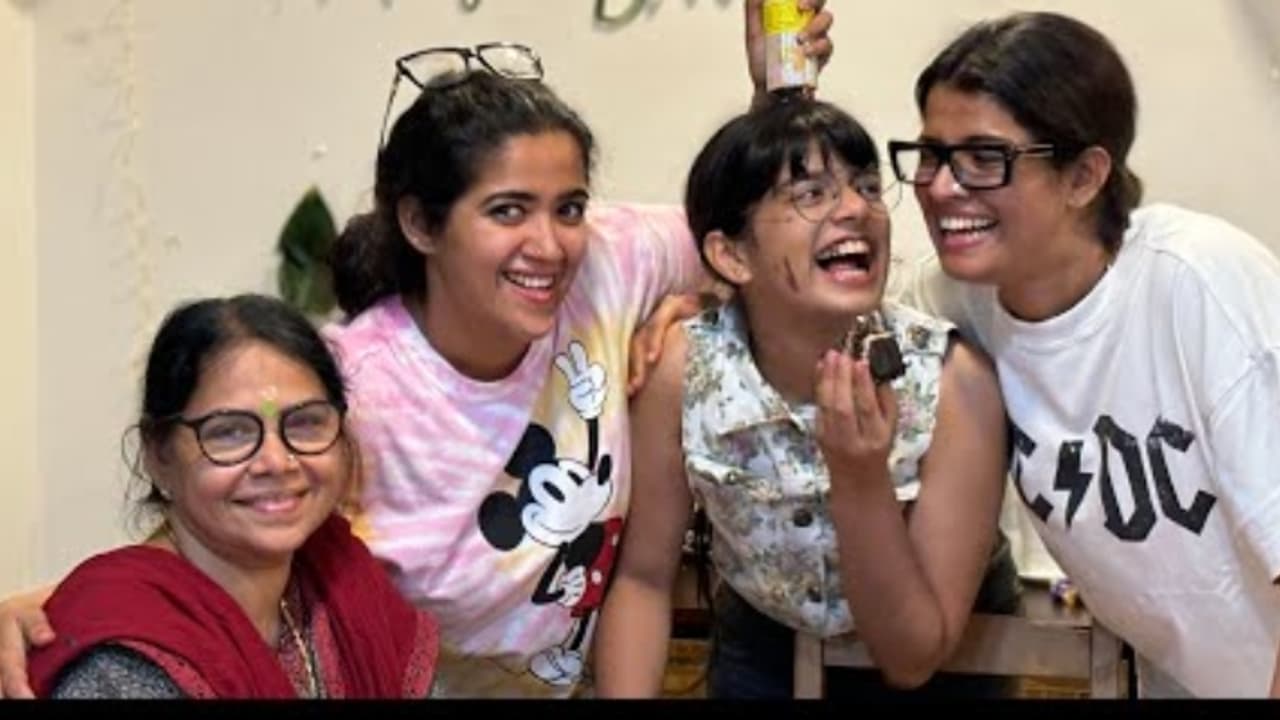 'ഞങ്ങളുടെ എല്ലാമാണ് പാപ്പു. ഞങ്ങളുടെ രാജകുമാരിക്ക് വേണ്ടി എന്തും ചെയ്യും': പിറന്നാള് സമ്മാനം 'ഞങ്ങളുടെ എല്ലാമാണ് പാപ്പു. ഞങ്ങളുടെ രാജകുമാരിക്ക് വേണ്ടി എന്തും ചെയ്യും': പിറന്നാള് സമ്മാനം