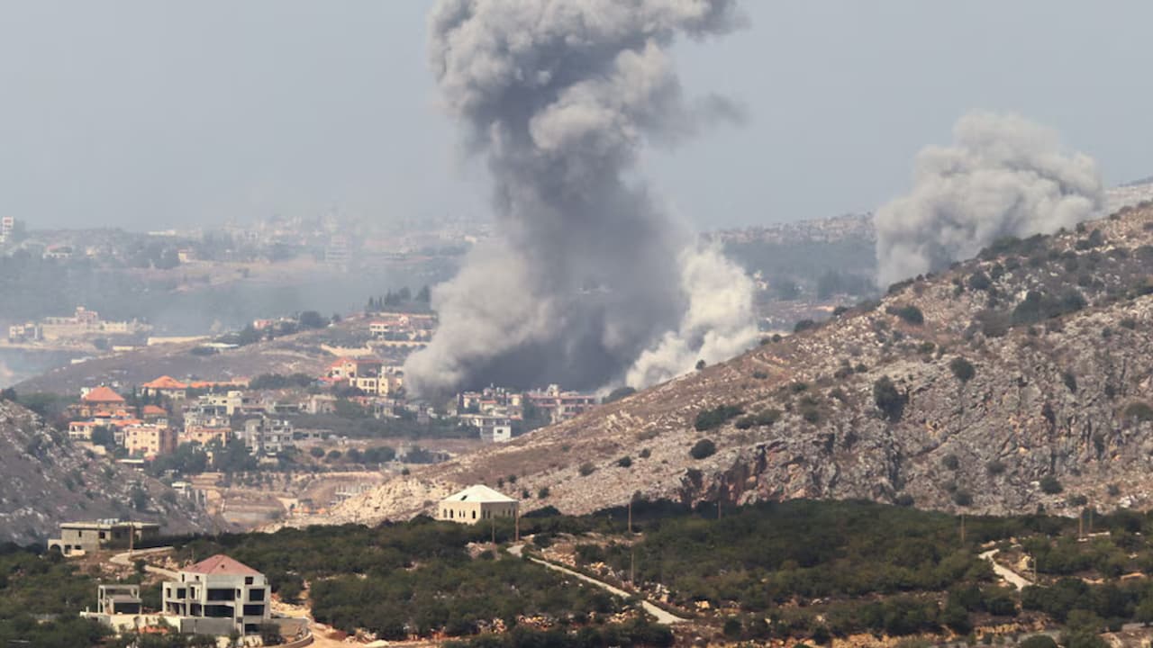 ലബനനിൽ ആക്രമണം അഴിച്ചുവിട്ട് ഇസ്രായേൽ: 492 പേർ കൊല്ലപ്പെട്ടു, 5000 പേർക്ക് പരിക്ക് ലബനനിൽ ആക്രമണം അഴിച്ചുവിട്ട് ഇസ്രായേൽ: 492 പേർ കൊല്ലപ്പെട്ടു, 5000 പേർക്ക് പരിക്ക്