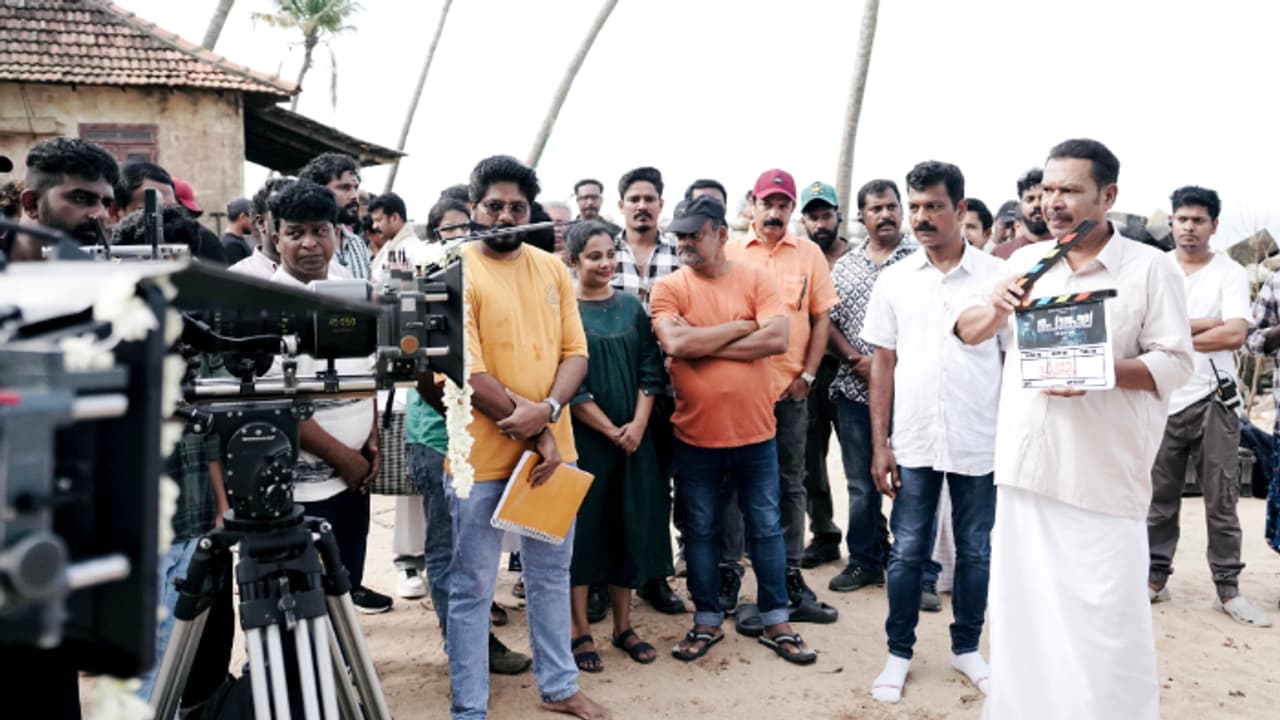 ശ്രീനാഥ് ഭാസി നായകന്; 'പൊങ്കാല' ആരംഭിച്ചു ശ്രീനാഥ് ഭാസി നായകന്; 'പൊങ്കാല' ആരംഭിച്ചു