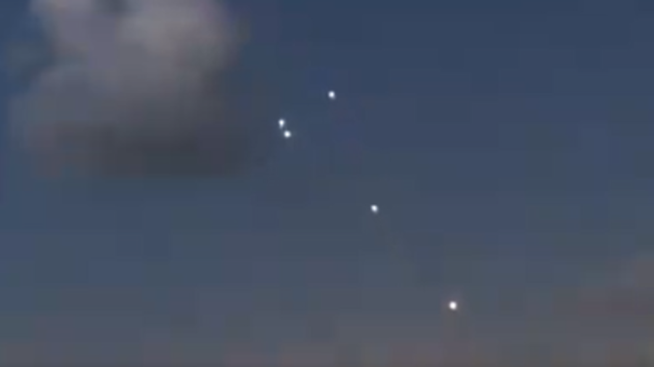 Israel's Iron dome thwarts Hezbollah rocket barrage amidst escalating Middle East conflict (WATCH) Israel's Iron dome thwarts Hezbollah rocket barrage amidst escalating Middle East conflict (WATCH)