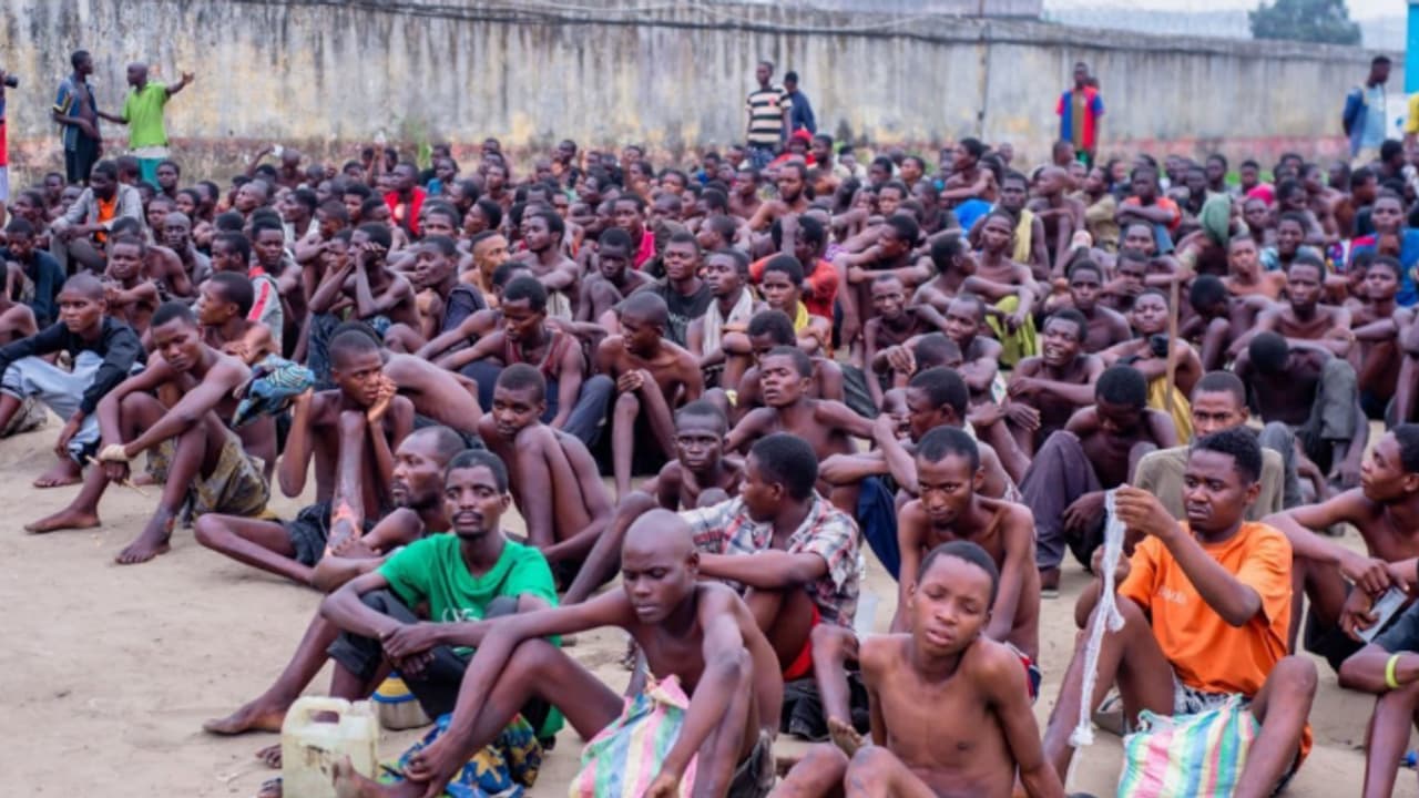 ജയിൽ നിറഞ്ഞ് തടവുകാർ, ഭക്ഷണം പോലുമില്ല, ഗുരുതര അസുഖമുള്ള തടവുകാരെ വിട്ടയച്ച് അധികൃതർ