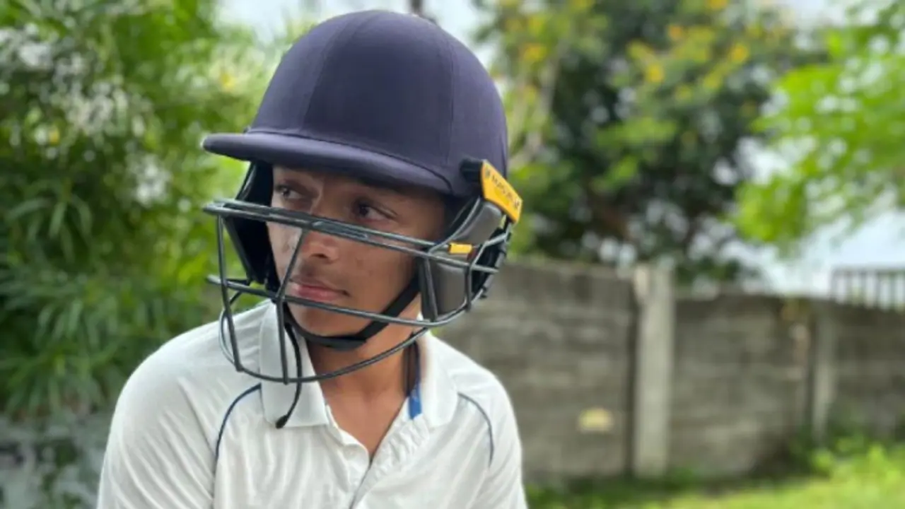 86 ഫോർ, ഏഴ് സിക്സറുകൾ, അടിച്ചെടുത്തത് 320 പന്തിൽ 498 റൺസ്; സ്കൂൾ ക്രിക്കറ്റിൽ വിസ്മയിപ്പിച്ച് 18കാരൻ 86 ഫോർ, ഏഴ് സിക്സറുകൾ, അടിച്ചെടുത്തത് 320 പന്തിൽ 498 റൺസ്; സ്കൂൾ ക്രിക്കറ്റിൽ വിസ്മയിപ്പിച്ച് 18കാരൻ