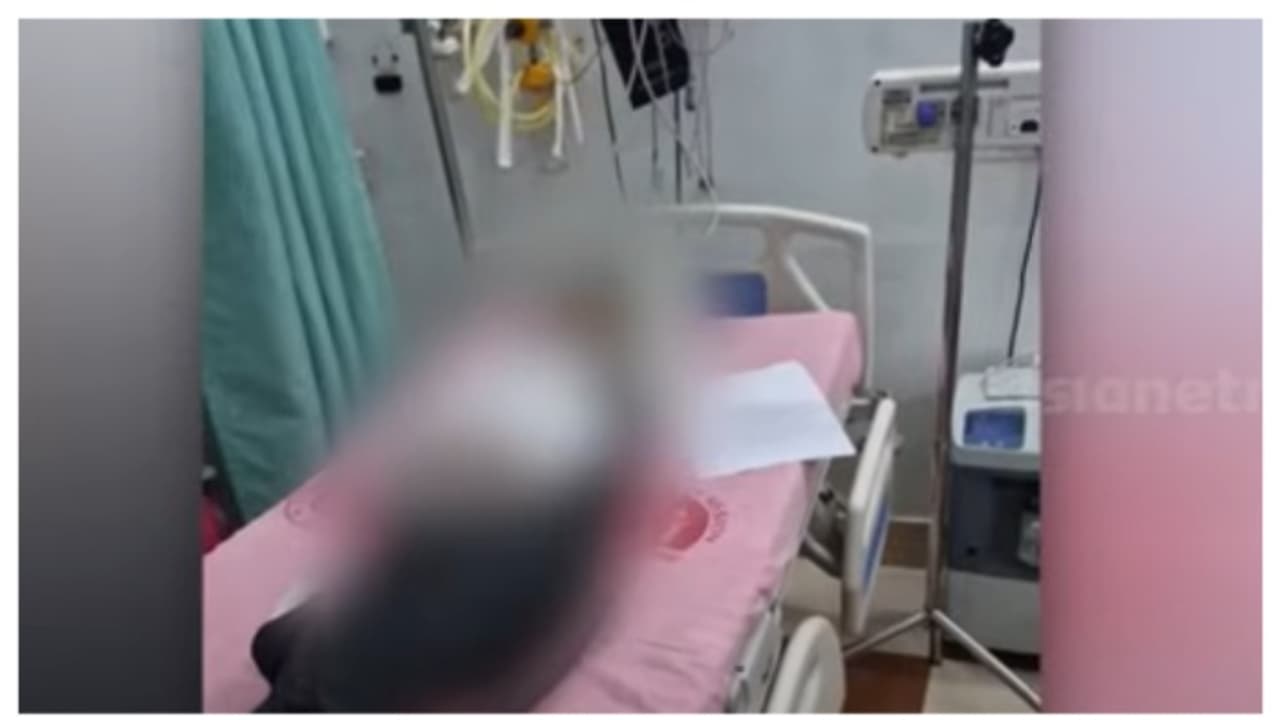 താമരശ്ശേരിയിൽ ബസിന്റെ ഹൈഡ്രോളിക് ഡോറിനിടയിൽപെട്ട് പ്ലസ് വൺ വിദ്യാർത്ഥിനിക്ക് പരിക്ക് താമരശ്ശേരിയിൽ ബസിന്റെ ഹൈഡ്രോളിക് ഡോറിനിടയിൽപെട്ട് പ്ലസ് വൺ വിദ്യാർത്ഥിനിക്ക് പരിക്ക്