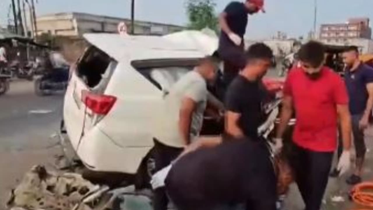 ദേശീയപാതയിൽ പാഞ്ഞെത്തി ട്രെയിലറിലേക്ക് ഇടിച്ച് കയറി ഇന്നോവ, ഏഴ് പേർക്ക് ദാരുണാന്ത്യം 