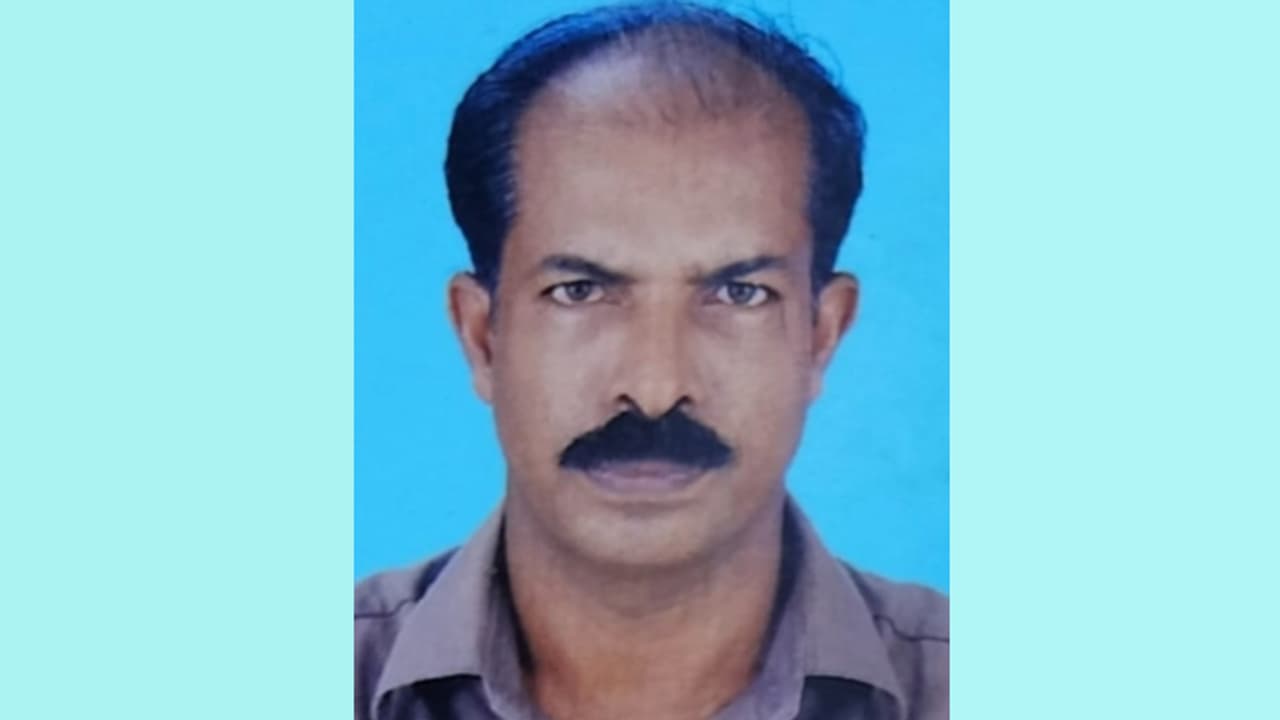 സിപിഎം ബ്രാഞ്ച് സമ്മേളന ചർച്ചയിൽ സംസാരിക്കുന്നതിനിടെ പ്രതിനിധി കുഴഞ്ഞ് വീണ് മരിച്ചു സിപിഎം ബ്രാഞ്ച് സമ്മേളന ചർച്ചയിൽ സംസാരിക്കുന്നതിനിടെ പ്രതിനിധി കുഴഞ്ഞ് വീണ് മരിച്ചു