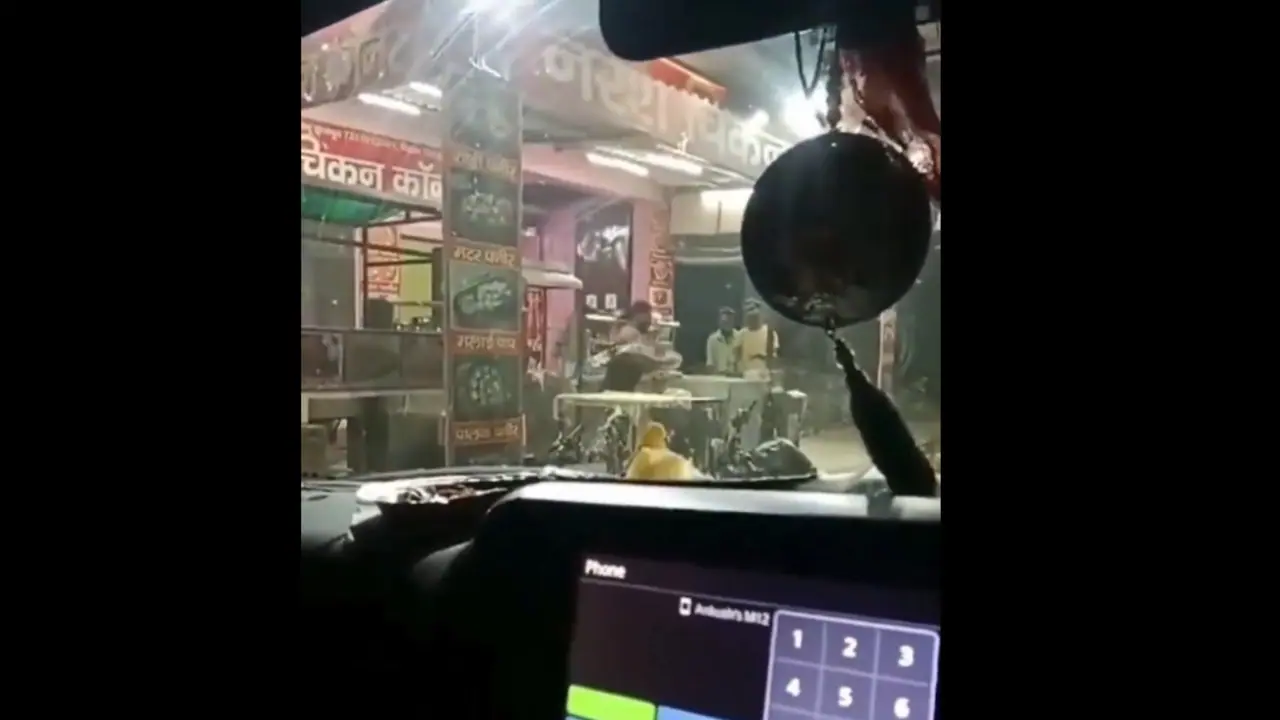 Disgusting! Man caught spitting in tandoori roti at Dhaba in UP; viral video sparks outrage (WATCH) Disgusting! Man caught spitting in tandoori roti at Dhaba in UP; viral video sparks outrage (WATCH)