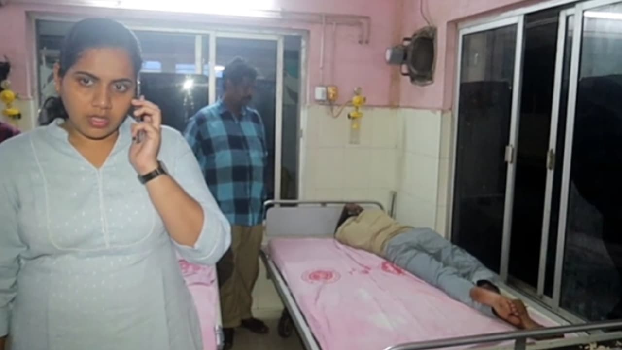 'ഒരു ജീവൻ പൊലിഞ്ഞിട്ടും വീണ്ടും' കര്ശന നടപടിയെന്ന് മേയര്, ജീവനക്കാരനെ മര്ദിച്ചവരുടെ ഓട്ടോ പിടിച്ചെടുത്തു 'ഒരു ജീവൻ പൊലിഞ്ഞിട്ടും വീണ്ടും' കര്ശന നടപടിയെന്ന് മേയര്, ജീവനക്കാരനെ മര്ദിച്ചവരുടെ ഓട്ടോ പിടിച്ചെടുത്തു