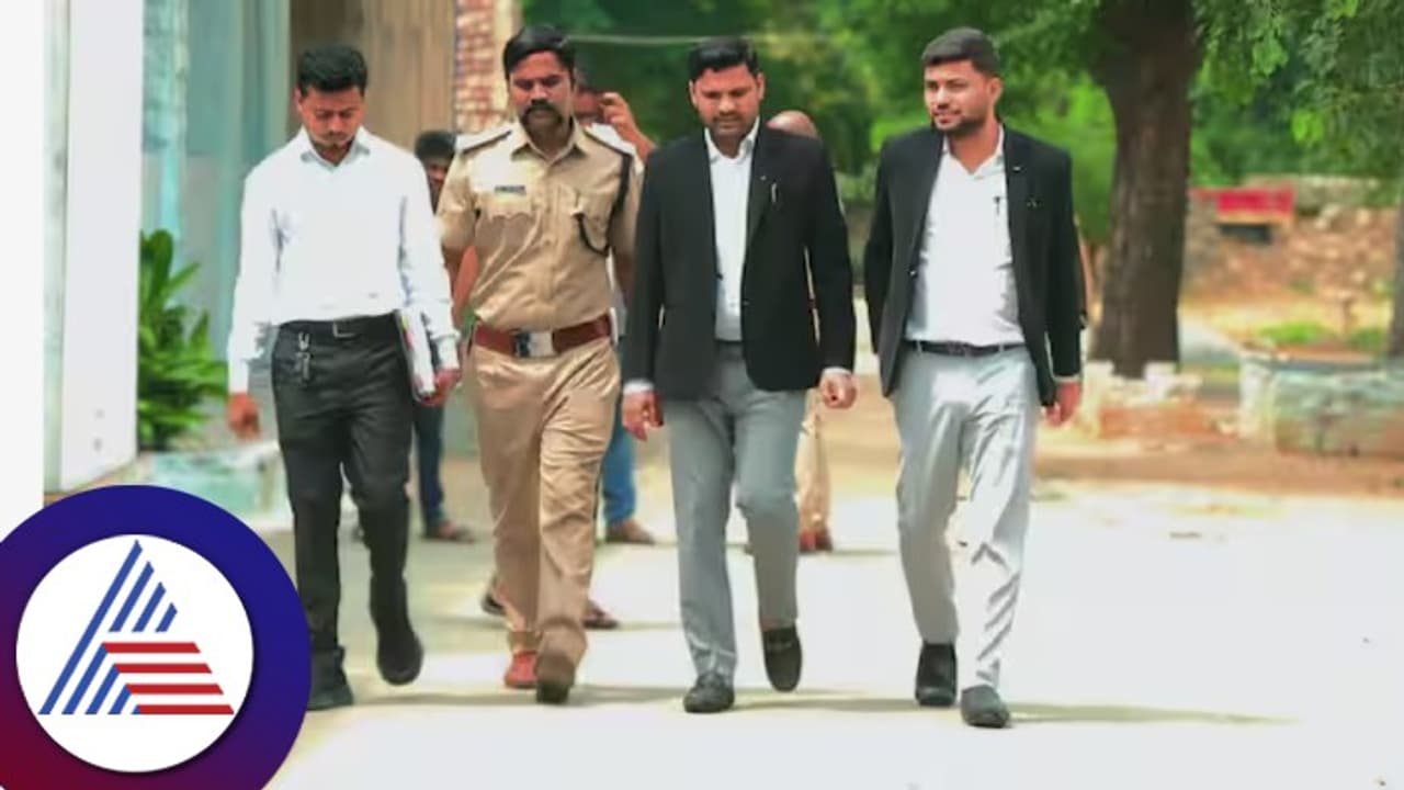 ನಾಳೆ ಜಾಮೀನು ಅರ್ಜಿ ವಿಚಾರಣೆ; ನಟ ದರ್ಶನ್ ಭೇಟಿ ಮಾಡಿದ ವಕೀಲರು! ನಾಳೆ ಜಾಮೀನು ಅರ್ಜಿ ವಿಚಾರಣೆ; ನಟ ದರ್ಶನ್ ಭೇಟಿ ಮಾಡಿದ ವಕೀಲರು!