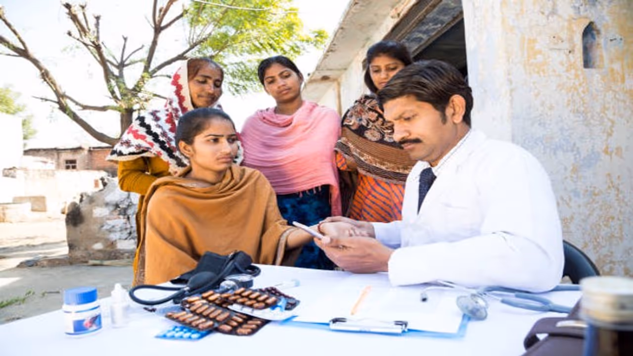 CGHS 2024: अब इमरजेंसी में तुरंत इलाज, जानें रेफरल और कैशलेस प्रॉसेस के नए नियम CGHS 2024: अब इमरजेंसी में तुरंत इलाज, जानें रेफरल और कैशलेस प्रॉसेस के नए नियम