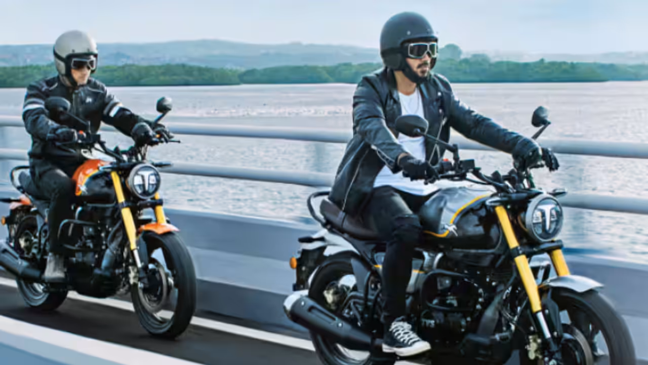 TVS Ronin : ടിവിഎസ് റോണിന്റെ വില കുറച്ചു, കുറയുന്നത് ഇത്രയും രൂപ TVS Ronin : ടിവിഎസ് റോണിന്റെ വില കുറച്ചു, കുറയുന്നത് ഇത്രയും രൂപ