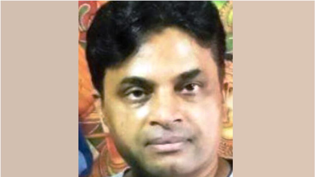 എയര്പോര്ട്ടിലേക്ക് പോകുമ്പോള് ഹൃദയാഘാതം; പ്രവാസി മലയാളി മരിച്ചു എയര്പോര്ട്ടിലേക്ക് പോകുമ്പോള് ഹൃദയാഘാതം; പ്രവാസി മലയാളി മരിച്ചു