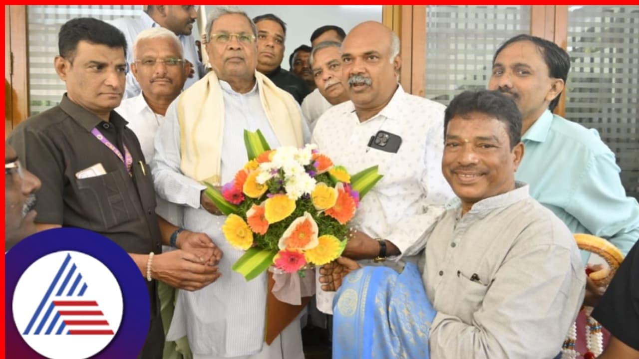 ಗ್ರಾಮೀಣ ಪತ್ರಕರ್ತರಿಗೆ ಬಸ್ ಪಾಸ್; ಸಿಎಂ ಸಿದ್ದರಾಮಯ್ಯಗೆ KUWJ ಅಭಿನಂದನೆ ಗ್ರಾಮೀಣ ಪತ್ರಕರ್ತರಿಗೆ ಬಸ್ ಪಾಸ್; ಸಿಎಂ ಸಿದ್ದರಾಮಯ್ಯಗೆ KUWJ ಅಭಿನಂದನೆ