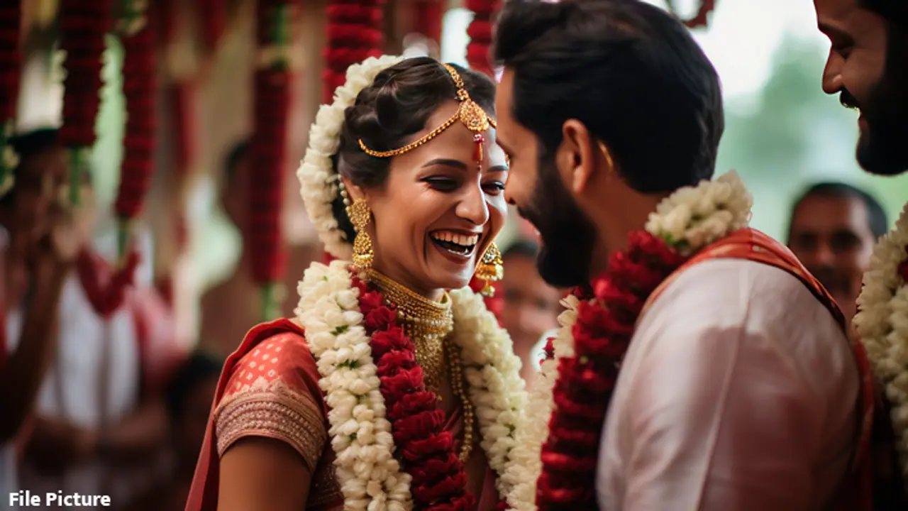 என்னது 2100ம் ஆண்டில் கல்யாணம்னு ஒரு ட்ரெண்டே இருக்காதா? அதிர்ச்சி தரும் ரிப்போர்ட்! என்னது 2100ம் ஆண்டில் கல்யாணம்னு ஒரு ட்ரெண்டே இருக்காதா? அதிர்ச்சி தரும் ரிப்போர்ட்!