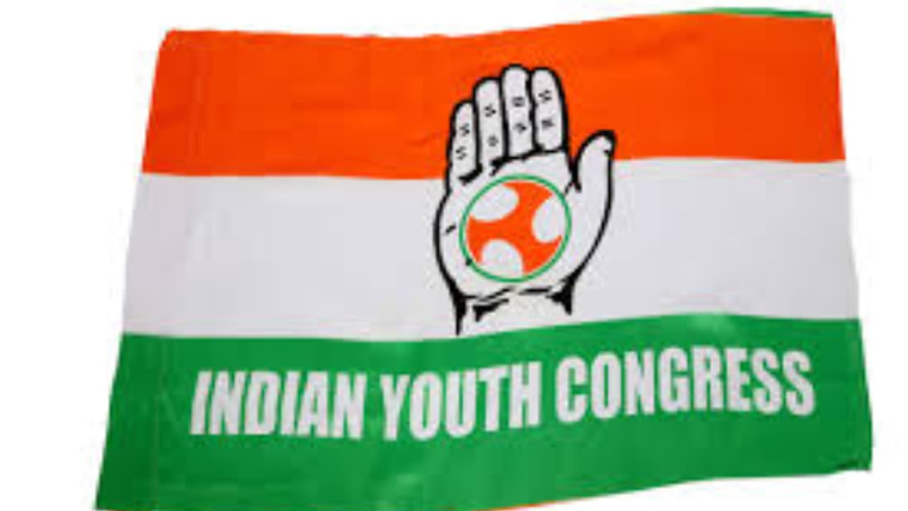 അൻവറിന് സംരക്ഷണ കവചമൊരുക്കുമെന്ന് യൂത്ത് കോൺഗ്രസ്; 'സിപിഎമ്മിന്റേത് വെട്ടി വീഴ്ത്തുന്ന പാരമ്പര്യം' അൻവറിന് സംരക്ഷണ കവചമൊരുക്കുമെന്ന് യൂത്ത് കോൺഗ്രസ്; 'സിപിഎമ്മിന്റേത് വെട്ടി വീഴ്ത്തുന്ന പാരമ്പര്യം'