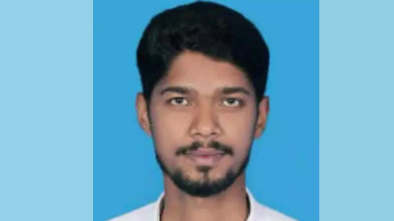 താമസസ്ഥലത്തെ അടുത്ത മുറിയിൽ തീപിടിത്തം; പുക ശ്വസിച്ച് പ്രവാസി മലയാളി മരിച്ചു താമസസ്ഥലത്തെ അടുത്ത മുറിയിൽ തീപിടിത്തം; പുക ശ്വസിച്ച് പ്രവാസി മലയാളി മരിച്ചു