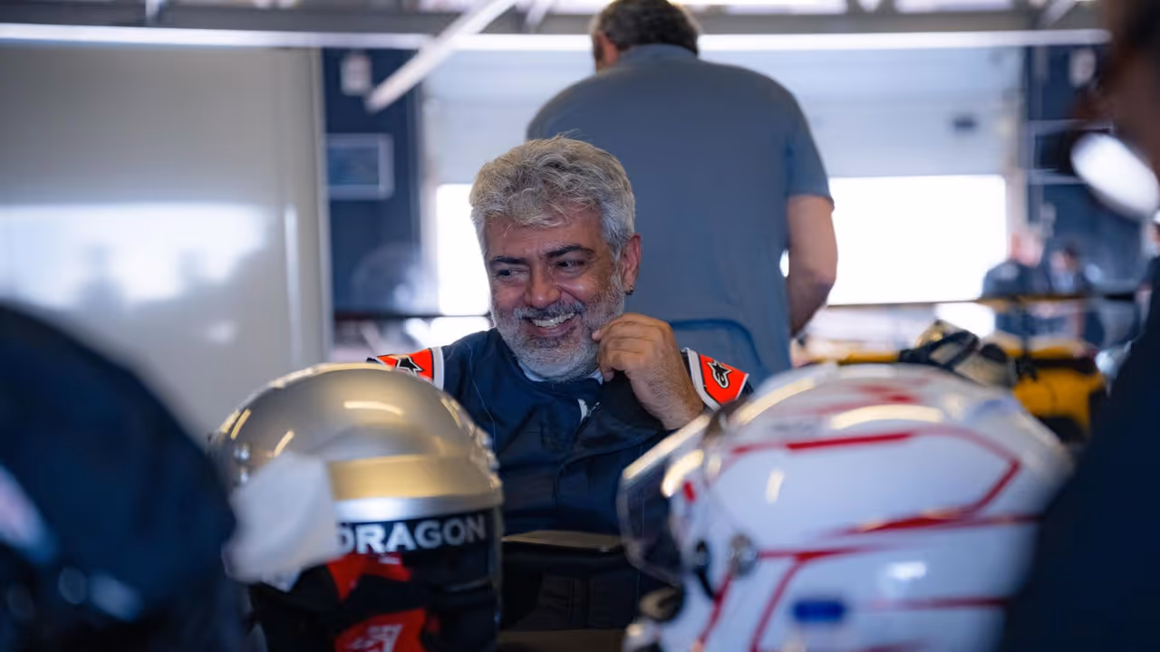 'സിനിമയ്ക്ക് പോലും ശ്രദ്ധിക്കാതെ എപ്പോഴും ബൈക്ക് യാത്രയില്': വിമര്ശനത്തിന് അജിത്തിന്റെ മറുപടി വീഡിയോ 'സിനിമയ്ക്ക് പോലും ശ്രദ്ധിക്കാതെ എപ്പോഴും ബൈക്ക് യാത്രയില്': വിമര്ശനത്തിന് അജിത്തിന്റെ മറുപടി വീഡിയോ