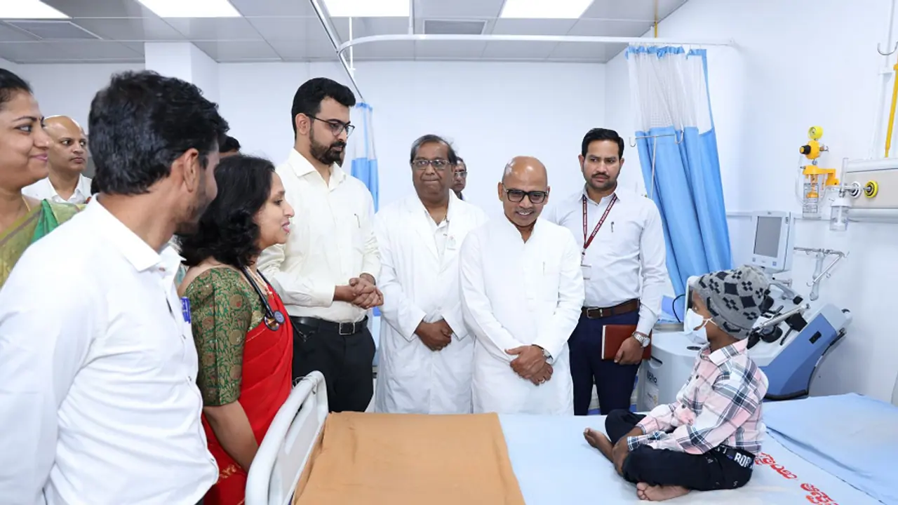 ಕಿದ್ವಾಯಿ ಸರ್ಕಾರಿ ಆಸ್ಪತ್ರೆಯಲ್ಲಿ ಥಲಸ್ಸೇಮಿಯ ಬಾಲಕನಿಗೆ ಮೊದಲ ಬಾರಿ ಅಸ್ಥಿಮಜ್ಜೆ ಚಿಕಿತ್ಸೆ ಯಶಸ್ವಿ: ಸಚಿವರ ಮೆಚ್ಚುಗೆ ಕಿದ್ವಾಯಿ ಸರ್ಕಾರಿ ಆಸ್ಪತ್ರೆಯಲ್ಲಿ ಥಲಸ್ಸೇಮಿಯ ಬಾಲಕನಿಗೆ ಮೊದಲ ಬಾರಿ ಅಸ್ಥಿಮಜ್ಜೆ ಚಿಕಿತ್ಸೆ ಯಶಸ್ವಿ: ಸಚಿವರ ಮೆಚ್ಚುಗೆ