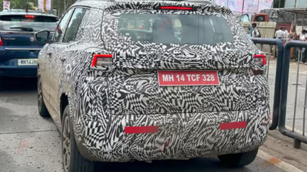 വില തുച്ഛം, സുരക്ഷയും ഉറപ്പ്! സാധാരണക്കാരനായി ലക്ഷ്വറി കമ്പനിയുടെ കാർ, നെഞ്ചിടിച്ച് മാരുതിയും ടാറ്റയും