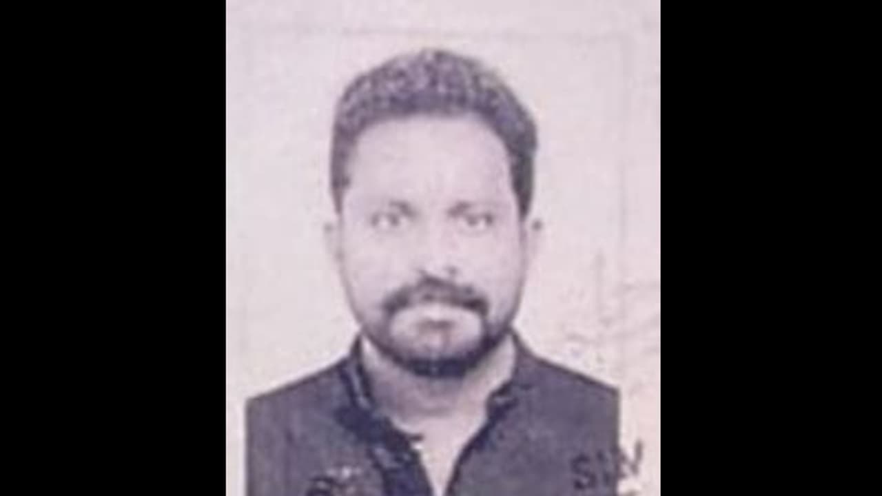 'പ്രായപൂര്ത്തിയാകാത്ത പെണ്കുട്ടിയെ പലതവണ പീഡിപ്പിച്ചു'; സിപിഎം ബ്രാഞ്ച് സെക്രട്ടറി അറസ്റ്റിൽ 'പ്രായപൂര്ത്തിയാകാത്ത പെണ്കുട്ടിയെ പലതവണ പീഡിപ്പിച്ചു'; സിപിഎം ബ്രാഞ്ച് സെക്രട്ടറി അറസ്റ്റിൽ