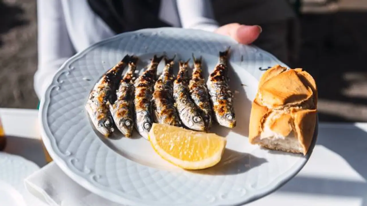 മത്തി മാത്രം കഴിച്ചു, 3 മാസം കൊണ്ട് 15 കിലോ കുറച്ചു, അവകാശവാദവുമായി 62 കാരി മത്തി മാത്രം കഴിച്ചു, 3 മാസം കൊണ്ട് 15 കിലോ കുറച്ചു, അവകാശവാദവുമായി 62 കാരി