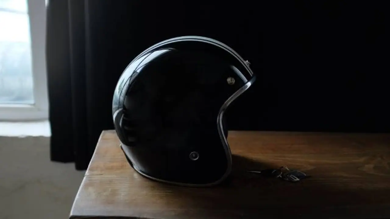 ഹെൽമെറ്റ് മോഷണം പോയി, പൊലീസ് കേസെടുത്തില്ല, യുവാവ് നേരെ പോയത് കോടതിയിലേക്ക് 