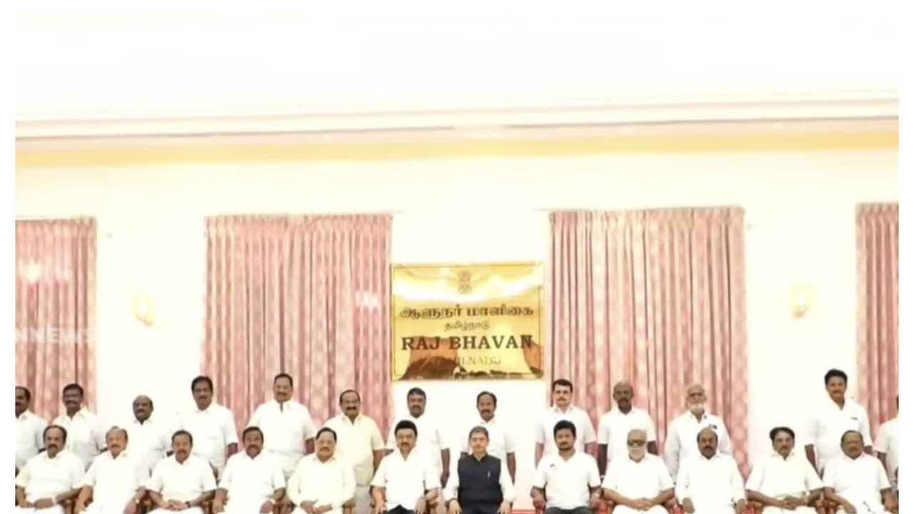 Udhayanihi Stalin: துணைமுதல்வரானார் உதயநிதி: செந்தில் பாலாஜி, புதிய அமைச்சர்களுக்கு துறைகள் ஒதுக்கீடு Udhayanihi Stalin: துணைமுதல்வரானார் உதயநிதி: செந்தில் பாலாஜி, புதிய அமைச்சர்களுக்கு துறைகள் ஒதுக்கீடு