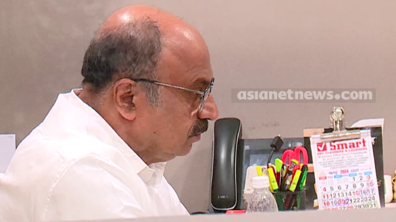 ബലാത്സംഗ കേസിൽ സിദ്ദിഖിനെ തിങ്കളാഴ്ച ചോദ്യം ചെയ്യും, തിരുവനന്തപുരത്ത് ഹാജരാകണമെന്ന് നോട്ടീസ് ബലാത്സംഗ കേസിൽ സിദ്ദിഖിനെ തിങ്കളാഴ്ച ചോദ്യം ചെയ്യും, തിരുവനന്തപുരത്ത് ഹാജരാകണമെന്ന് നോട്ടീസ്