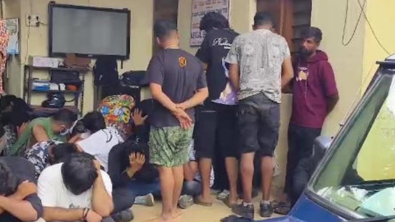 ഫാം ഹൌസിലെ വഴികൾ അടച്ച് പുലർച്ചെ പൊലീസ് എത്തി, പിടിയിലായത് 'റേവ് പാർട്ടി'ക്കെത്തിയ 64 ഫ്രീക്കന്മാർ