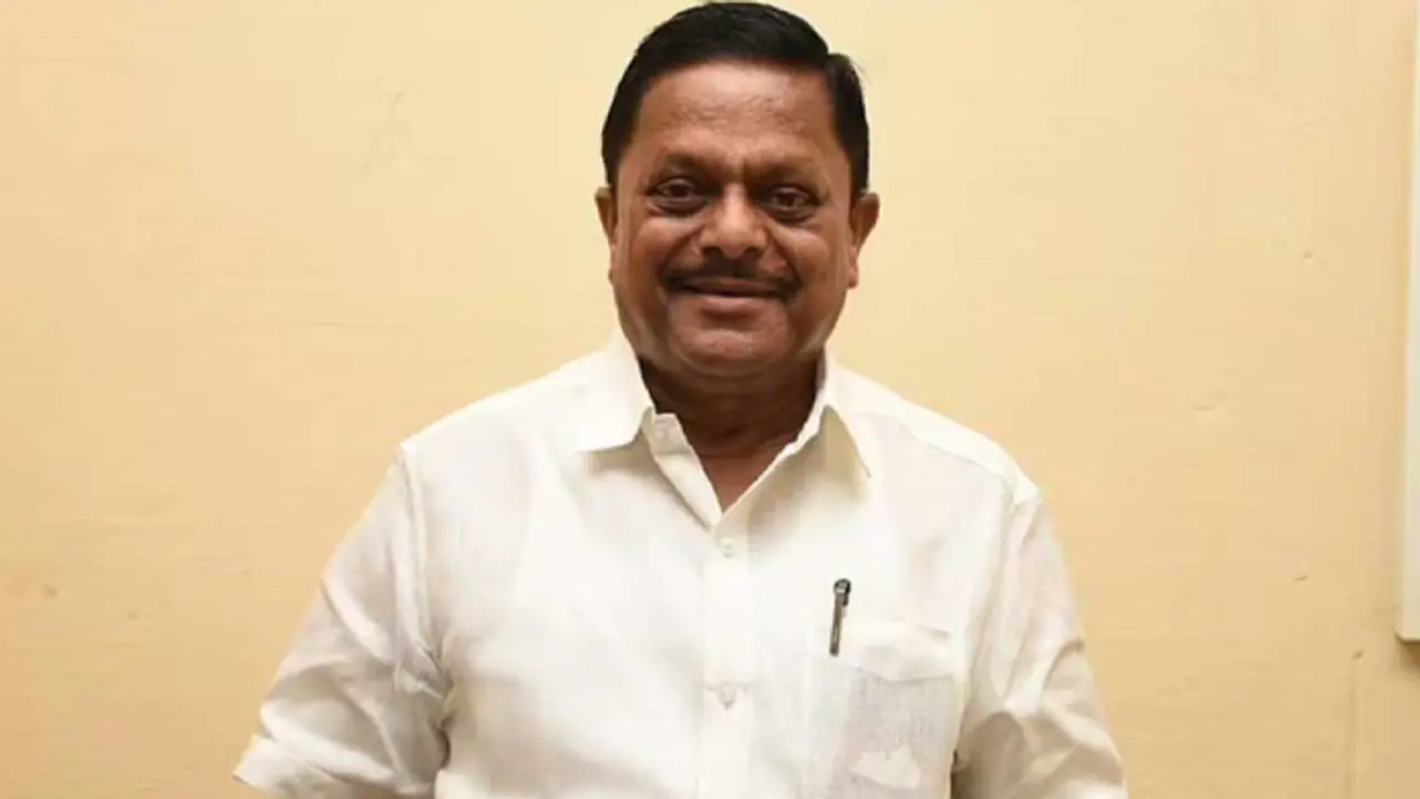 அமைச்சரவை பணியில் இருந்து விடுவிப்பு தமிழக அரசின் தலைமை கொறடாவாகிறார் முன்னாள் அமைச்சர் ராமசந்திரன்! அமைச்சரவை பணியில் இருந்து விடுவிப்பு தமிழக அரசின் தலைமை கொறடாவாகிறார் முன்னாள் அமைச்சர் ராமசந்திரன்!