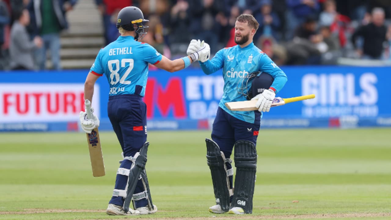 ഡക്കറ്റിന് സെഞ്ചുറി, ഹെഡിന് നാല് വിക്കറ്റ്! ഇംഗ്ലണ്ടിനെതിരെ അഞ്ചാം ഏകദിനത്തില് ഓസീസിന് 310 റണ്സ് വിജയലക്ഷ്യം ഡക്കറ്റിന് സെഞ്ചുറി, ഹെഡിന് നാല് വിക്കറ്റ്! ഇംഗ്ലണ്ടിനെതിരെ അഞ്ചാം ഏകദിനത്തില് ഓസീസിന് 310 റണ്സ് വിജയലക്ഷ്യം