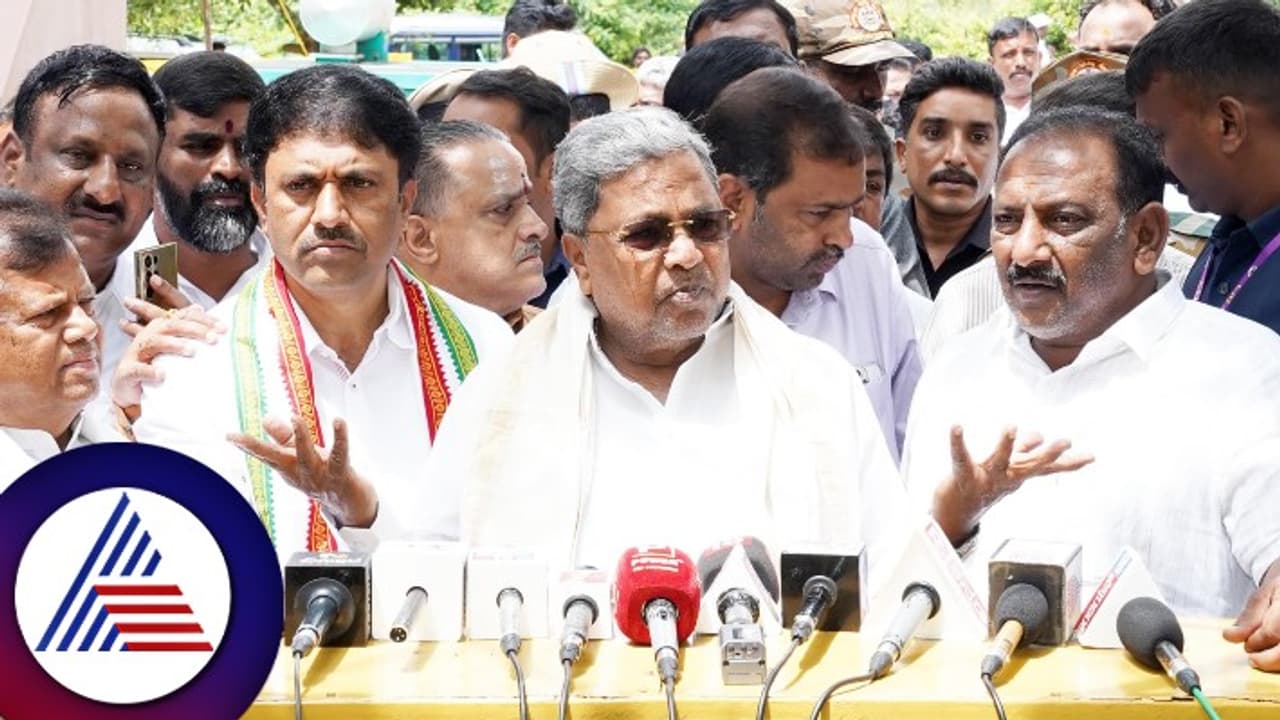 ಸ್ನೇಹಮಯಿ ಕೃಷ್ಣ ಯಾರು ಎಂಬುದೇ ನನಗೆ ಗೊತ್ತಿಲ್ಲ: ಸಿಎಂ ಸ್ನೇಹಮಯಿ ಕೃಷ್ಣ ಯಾರು ಎಂಬುದೇ ನನಗೆ ಗೊತ್ತಿಲ್ಲ: ಸಿಎಂ