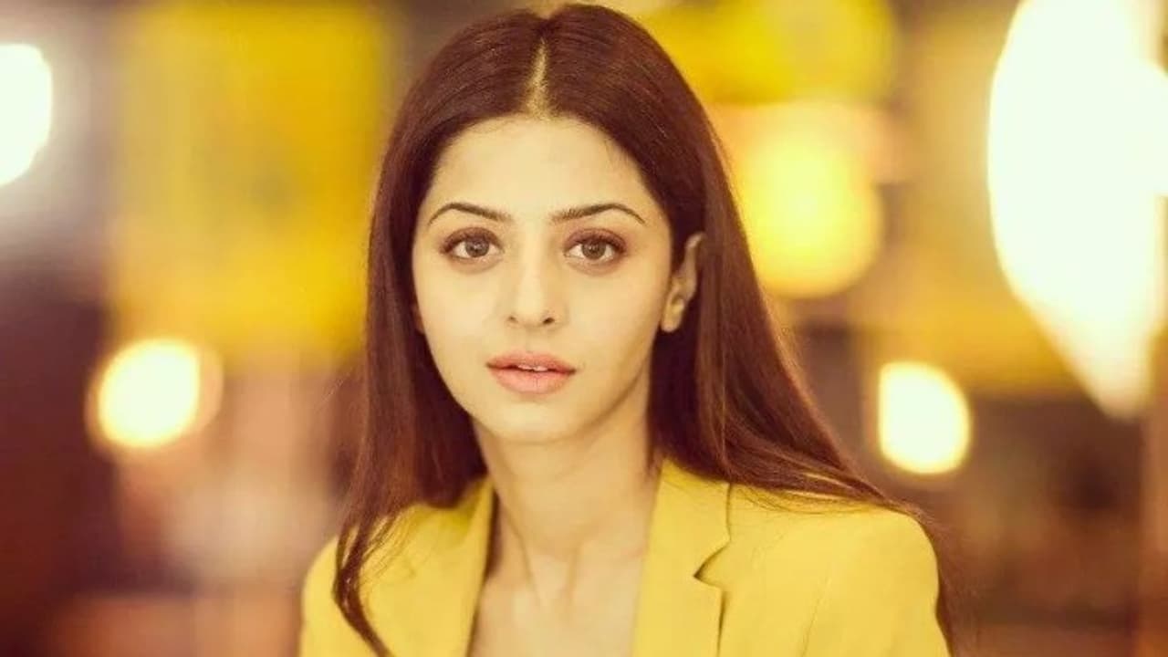 దేవర: ఏంటీ ఘోరం దయచేసి ఆపండి అంటూ హీరోయిన్ ఫైర్ దేవర: ఏంటీ ఘోరం దయచేసి ఆపండి అంటూ హీరోయిన్ ఫైర్