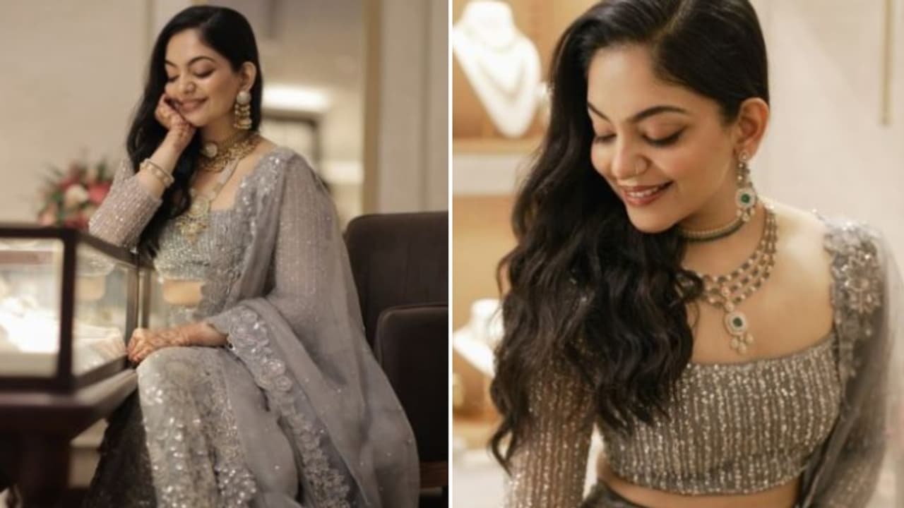 ലെഹങ്കയിൽ സുന്ദരിയായി അഹാന ; ഈ ഡ്രെസിൽ ഏറെ മനോഹരയായിരിക്കുന്നുവെന്ന് കമന്റുകൾ ലെഹങ്കയിൽ സുന്ദരിയായി അഹാന ; ഈ ഡ്രെസിൽ ഏറെ മനോഹരയായിരിക്കുന്നുവെന്ന് കമന്റുകൾ