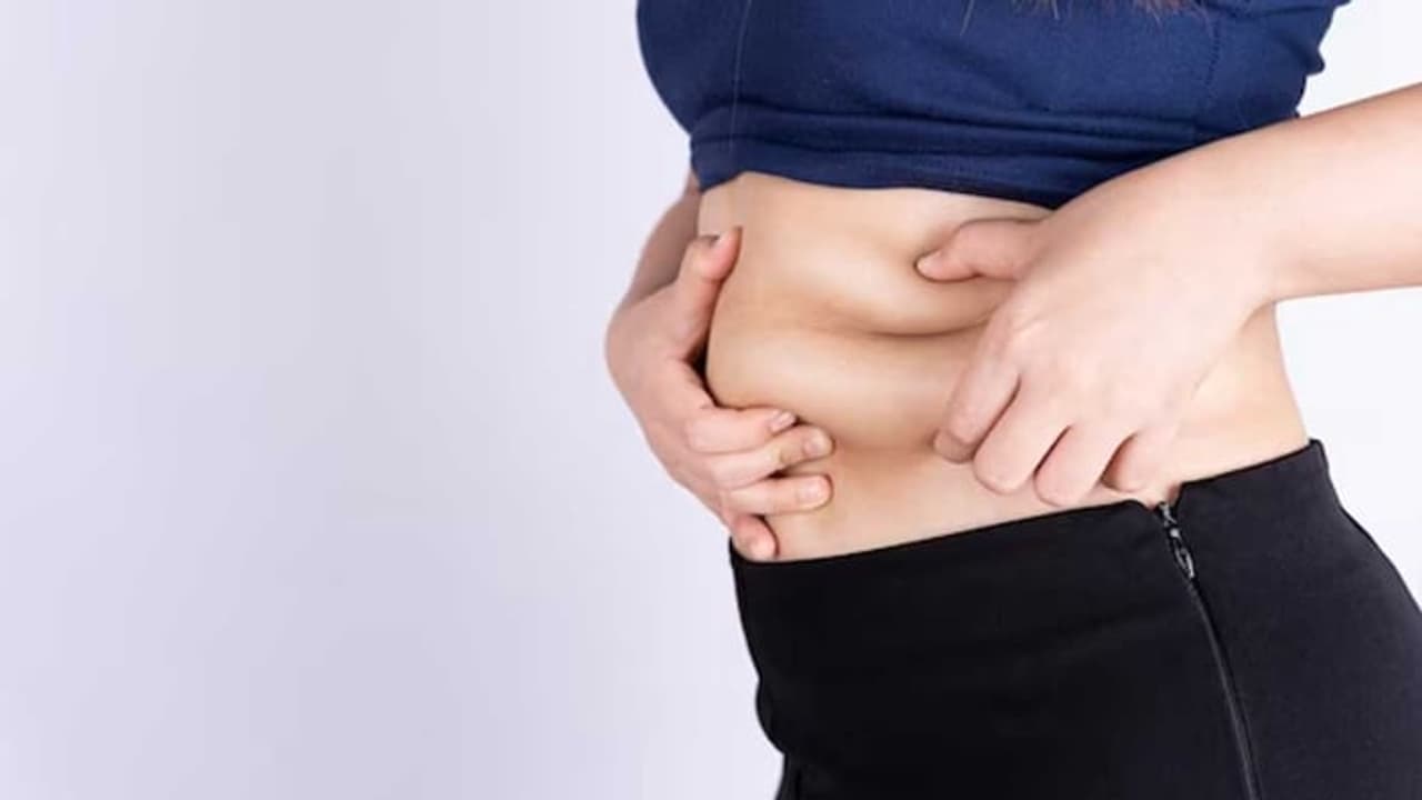 വയറിലെ കൊഴുപ്പ് കുറയ്ക്കാന്‍ രാവിലെ കുടിക്കാം ഈ ആറ് പാനീയങ്ങള്‍