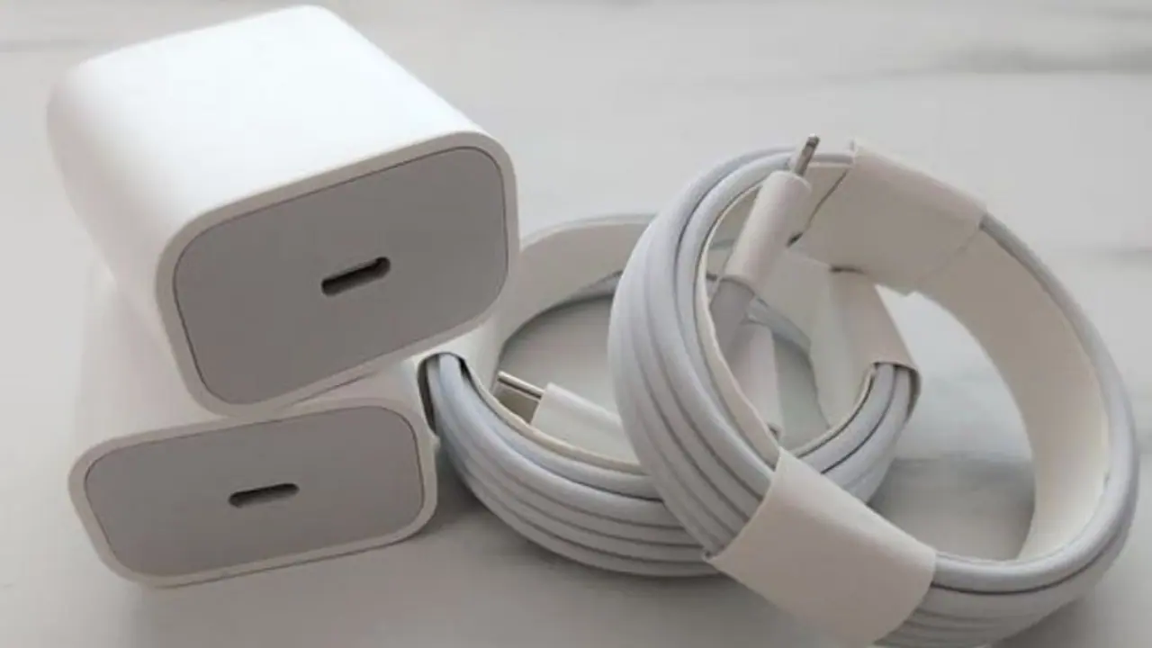 कैसे पहचानें iPhone चार्जर असली है या नकली? जानें 7 आसान तरीके