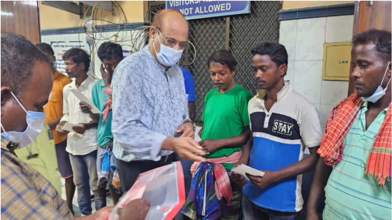 അതിദാരുണം; ചെന്നൈയിൽ പട്ടിണി കിടന്ന അതിഥി തൊഴിലാളി മരിച്ചു, ഒരാളുടെ നില ഗുരുതരം അതിദാരുണം; ചെന്നൈയിൽ പട്ടിണി കിടന്ന അതിഥി തൊഴിലാളി മരിച്ചു, ഒരാളുടെ നില ഗുരുതരം