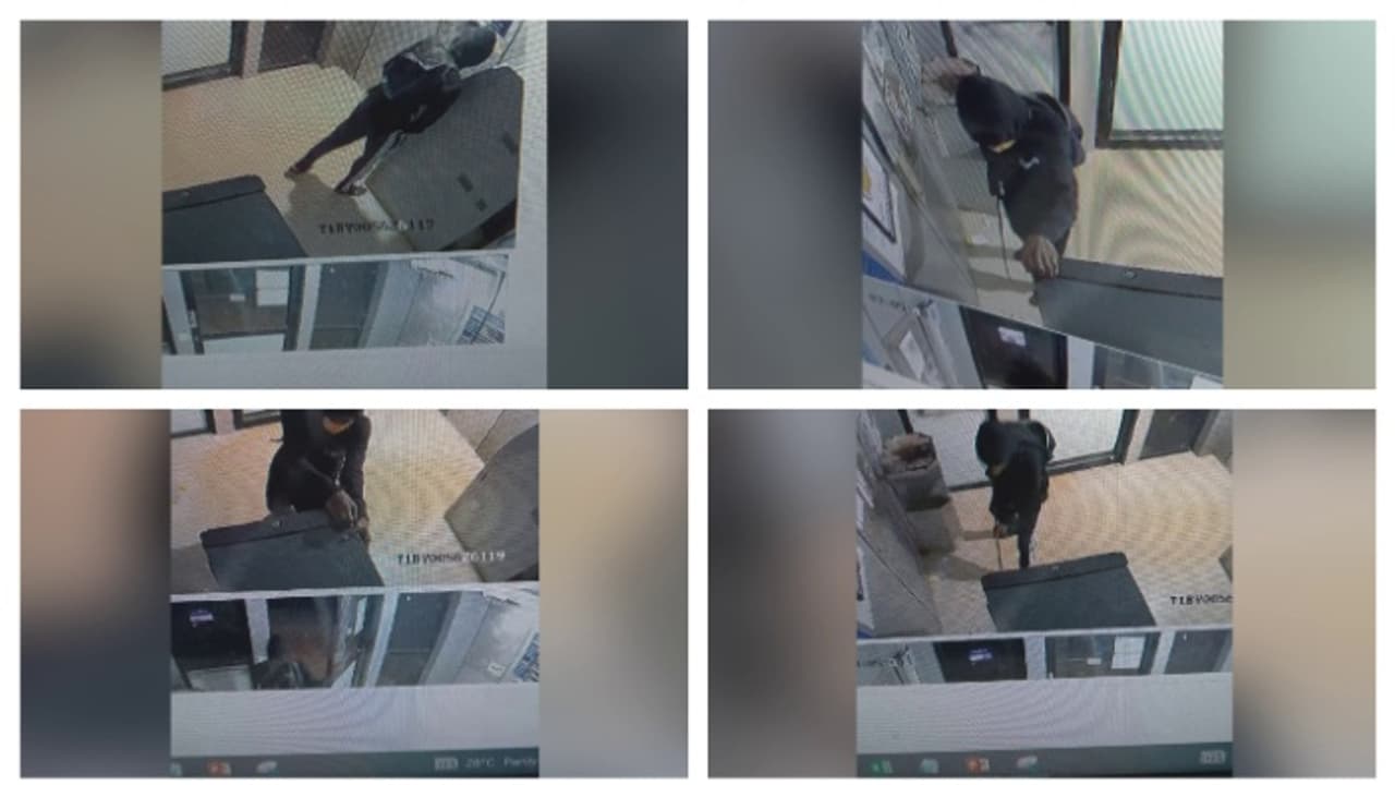 ആലപ്പുഴയിൽ എടിഎം കവർച്ചാ ശ്രമം; അലാറമടിച്ചപ്പോൾ കള്ളൻ ഇറങ്ങിയോടി, സിസിടിവി ദൃശ്യങ്ങൾ പുറത്ത്