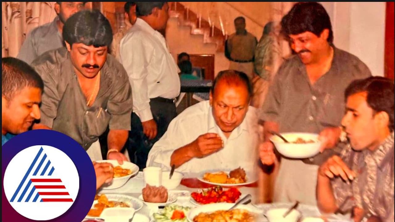 ರಾಜ್‌ಕುಮಾರ್ ಮತ್ತು ಪುನೀತ್‌ಗೆ ಊಟ ಬಡಿಸಿದ್ದ ಸಚಿವ ಜಮೀರ್ ಅಹ್ಮದ್; ಫೋಟೋ ವೈರಲ್! 