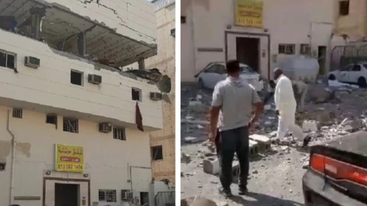 സൗദിയിൽ പാചകവാതക ചോർച്ചയെ തുടർന്ന് ഫ്ലാറ്റിൽ സ്ഫോടനം; മൂന്ന് പേർ മരിച്ചു, 20 പേർക്ക് പരിക്ക് സൗദിയിൽ പാചകവാതക ചോർച്ചയെ തുടർന്ന് ഫ്ലാറ്റിൽ സ്ഫോടനം; മൂന്ന് പേർ മരിച്ചു, 20 പേർക്ക് പരിക്ക്