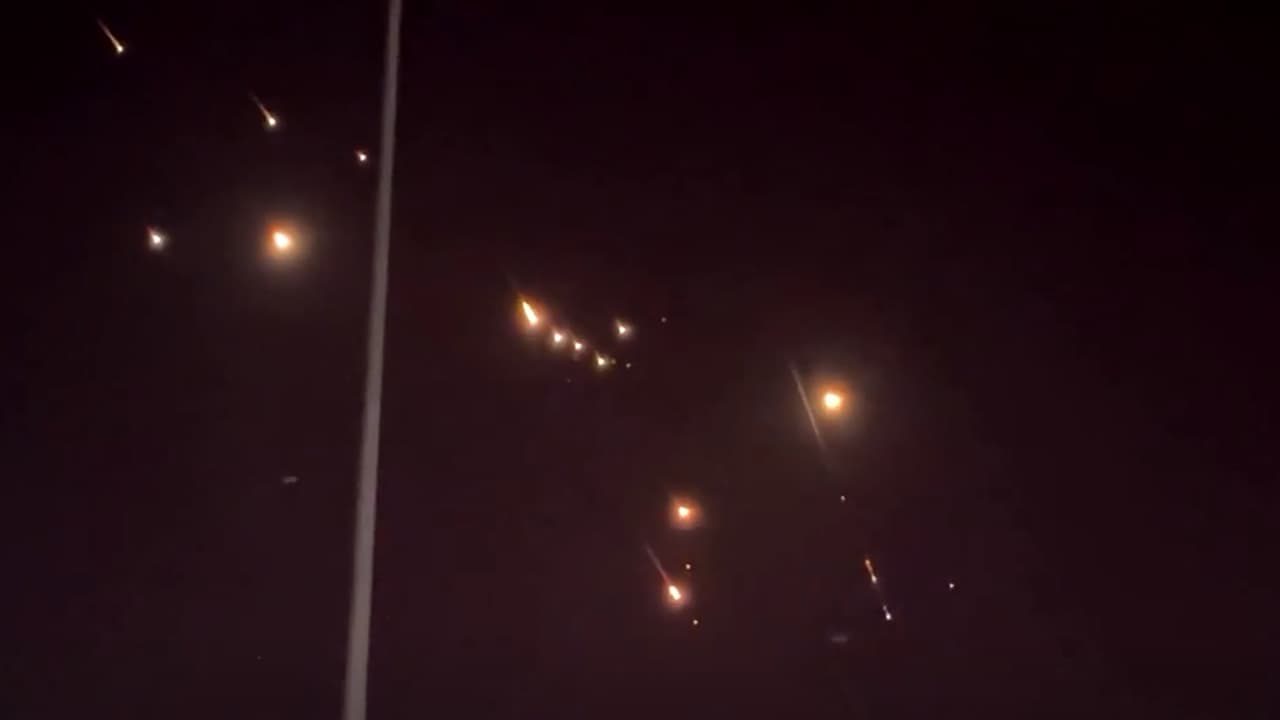 ഇസ്രയേലിന് യുഎസ് സഹായം; 12 ഇന്റർസെപ്റ്റർ മിസൈലുകൾ വഴി ഇറാന്റെ ബാലിസ്റ്റിക് മിസൈലുകളെ തടുത്തെന്ന് പെന്റഗൺ ഇസ്രയേലിന് യുഎസ് സഹായം; 12 ഇന്റർസെപ്റ്റർ മിസൈലുകൾ വഴി ഇറാന്റെ ബാലിസ്റ്റിക് മിസൈലുകളെ തടുത്തെന്ന് പെന്റഗൺ