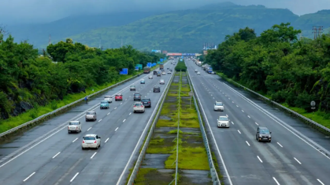 Mumbai Pune Expressway