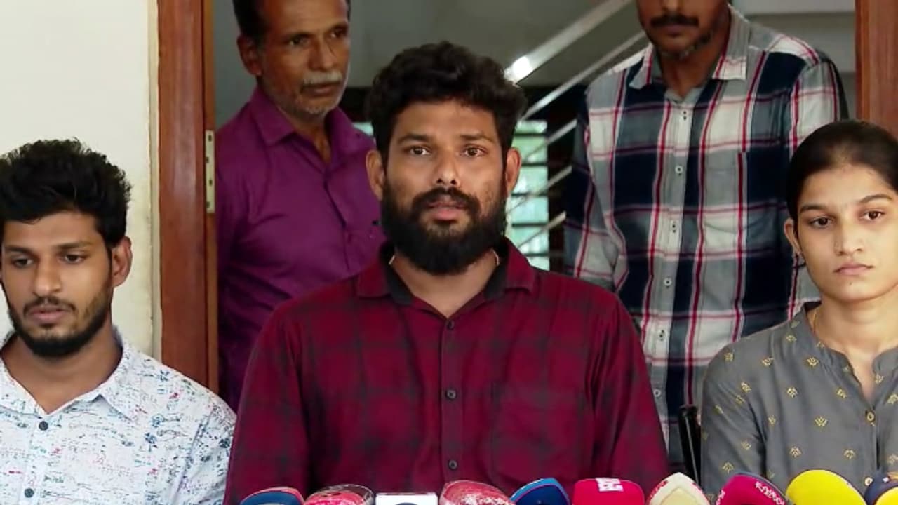 വൈകാരികത മാര്‍ക്കറ്റ് ചെയ്യുന്നു, ഇത് മൂലം നേരിടുന്നത് കടുത്ത സൈബർ ആക്രമണം; മനാഫിനെതിരെ അര്‍ജുന്‍റെ കുടുംബം