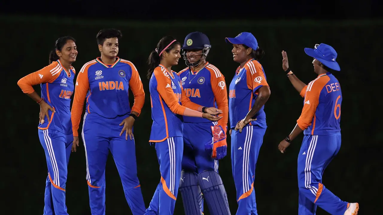 ಇಂದಿನಿಂದ ಮಹಿಳಾ ಟಿ20 ವಿಶ್ವಕಪ್ ಹಬ್ಬ; ಅರಬ್ಬರ ನಾಡಿನಲ್ಲಿ ಕ್ರಿಕೆಟ್ ಕಲವರ ಇಂದಿನಿಂದ ಮಹಿಳಾ ಟಿ20 ವಿಶ್ವಕಪ್ ಹಬ್ಬ; ಅರಬ್ಬರ ನಾಡಿನಲ್ಲಿ ಕ್ರಿಕೆಟ್ ಕಲವರ